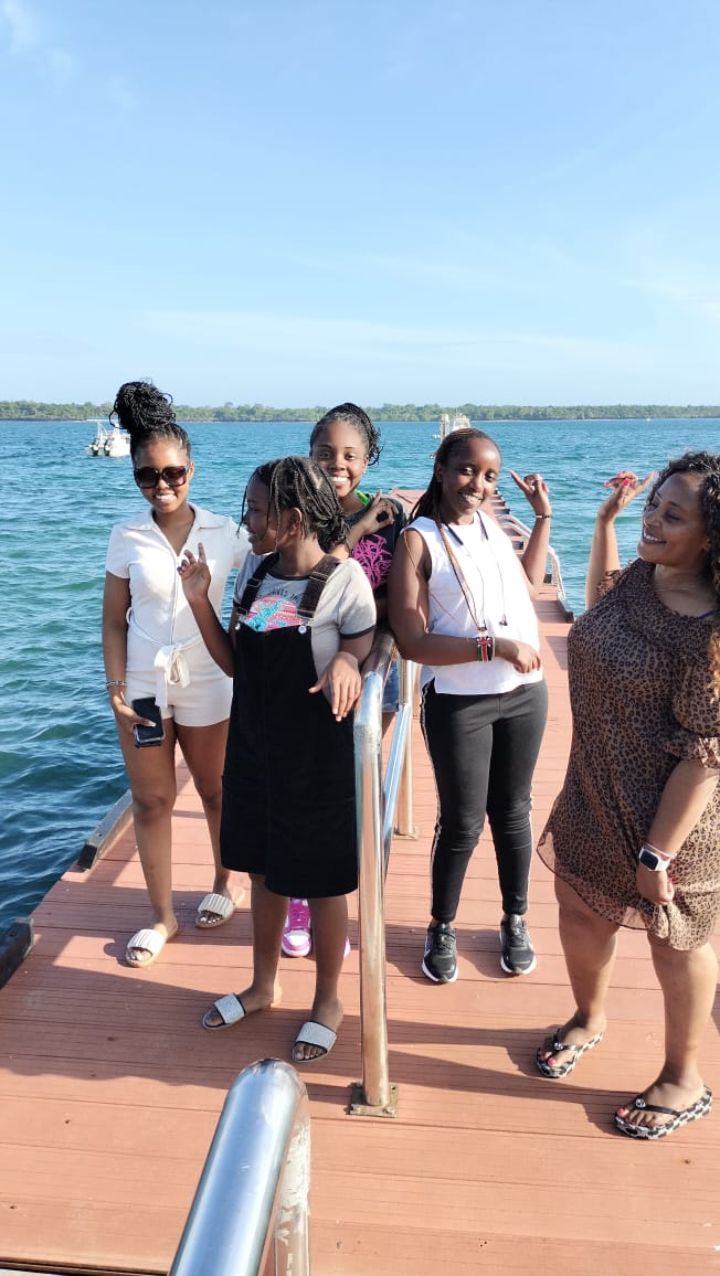 Uncle Jim Logistics transport truck vehicle delivery